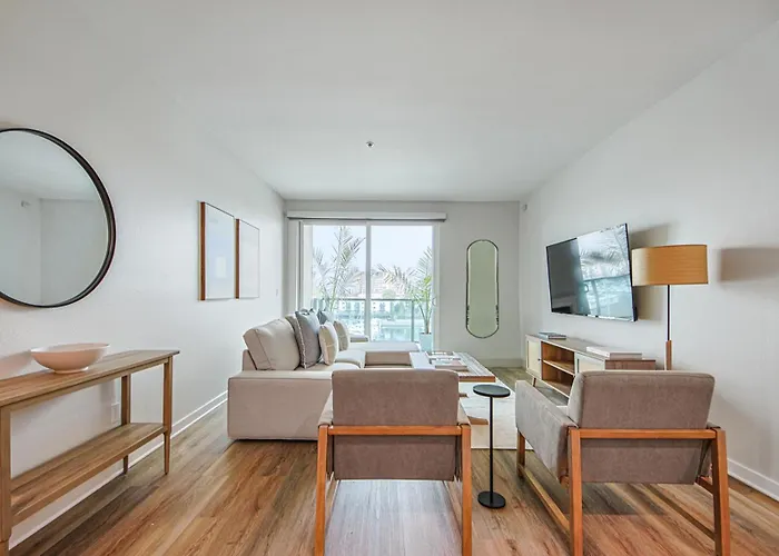 2Bd 1Bath Apartment Perfect For Relaxation